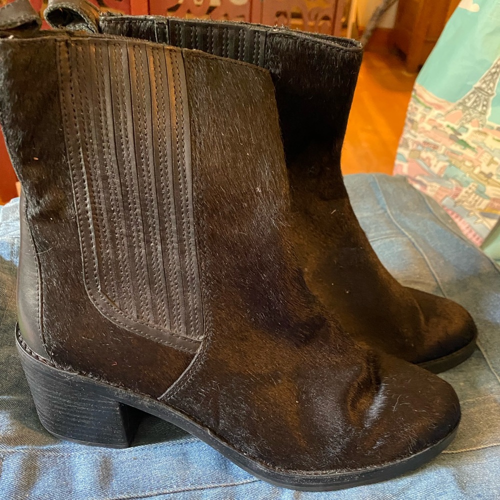UGG pony hair Black Chelsea Boots. BEST FALL BOOT